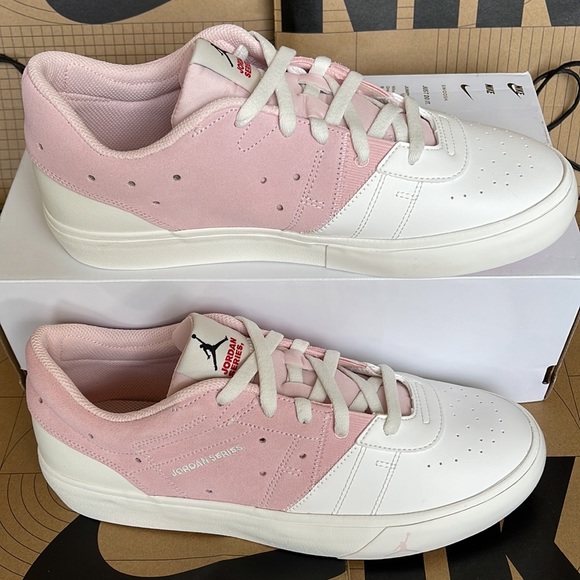 JORDAN SERIES.03 ‘Atmosphere’ WMNS - Picture 3 of 16